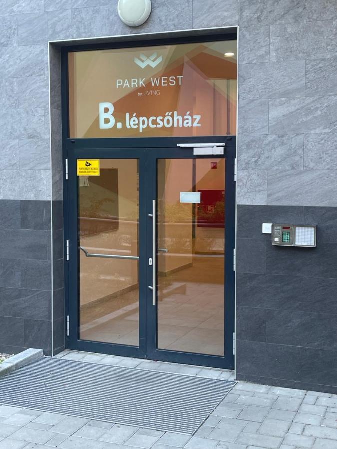 West Budapest-edge Of Downtown-free Parking *