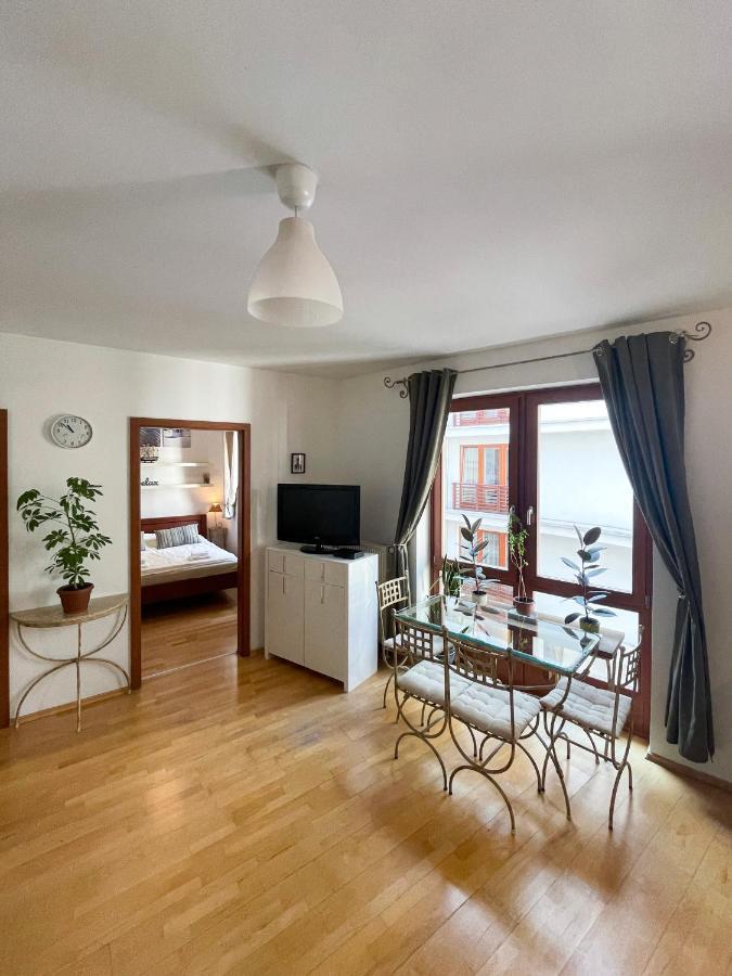 The Knight Boutique With Balcony Apartament