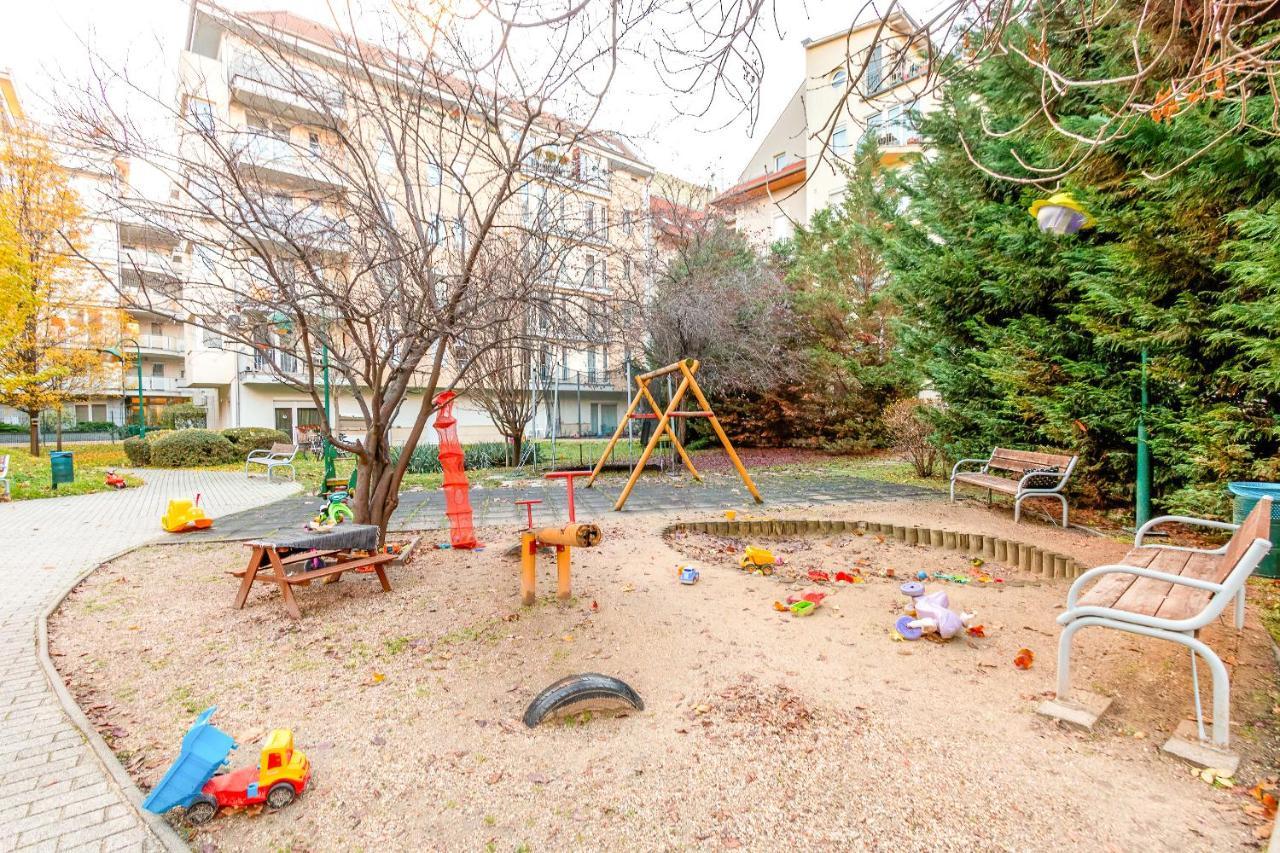Tranquil With Free Parking And Garden Connection In The Downtown Lejlighed *