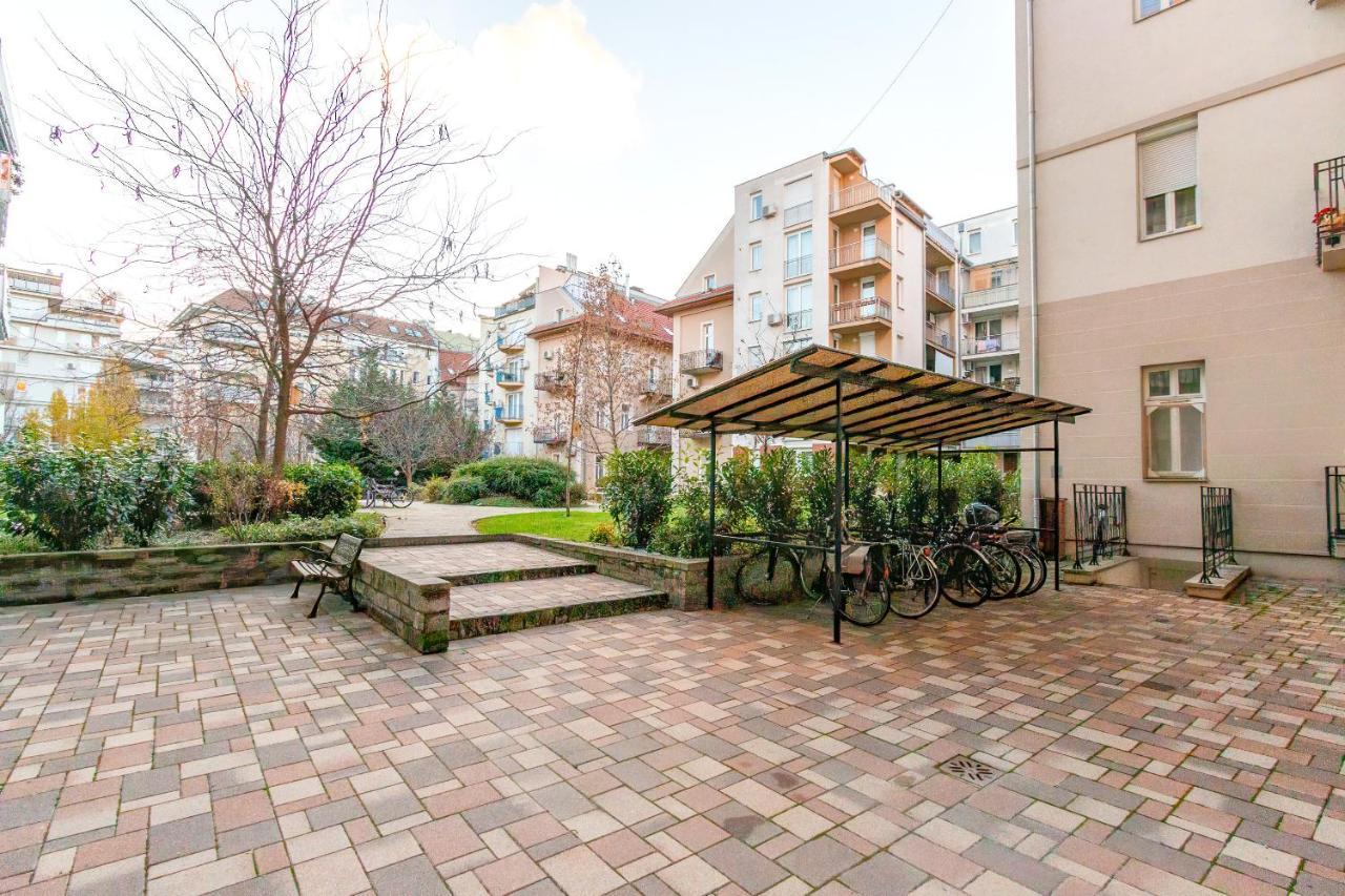 Tranquil With Free Parking And Garden Connection In The Downtown Lejlighed *