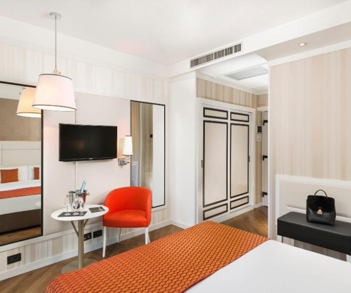 Ikonik Parlament Hotel