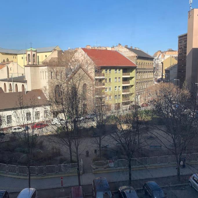 Charming Private In A Great Location Apartment Budapest