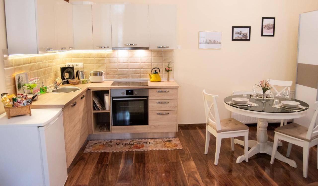 Broadway Center, Fully Equipped, 4 Person Budapest