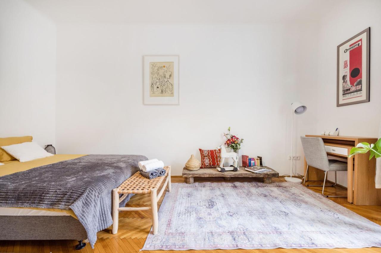 Modern Flat In Heritage District Near The Center Apartmán