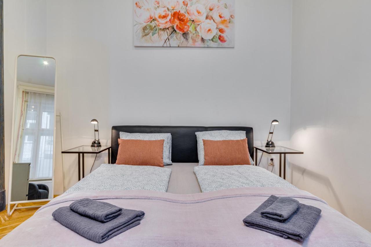 Stylemix In Heart Apartment Budapest
