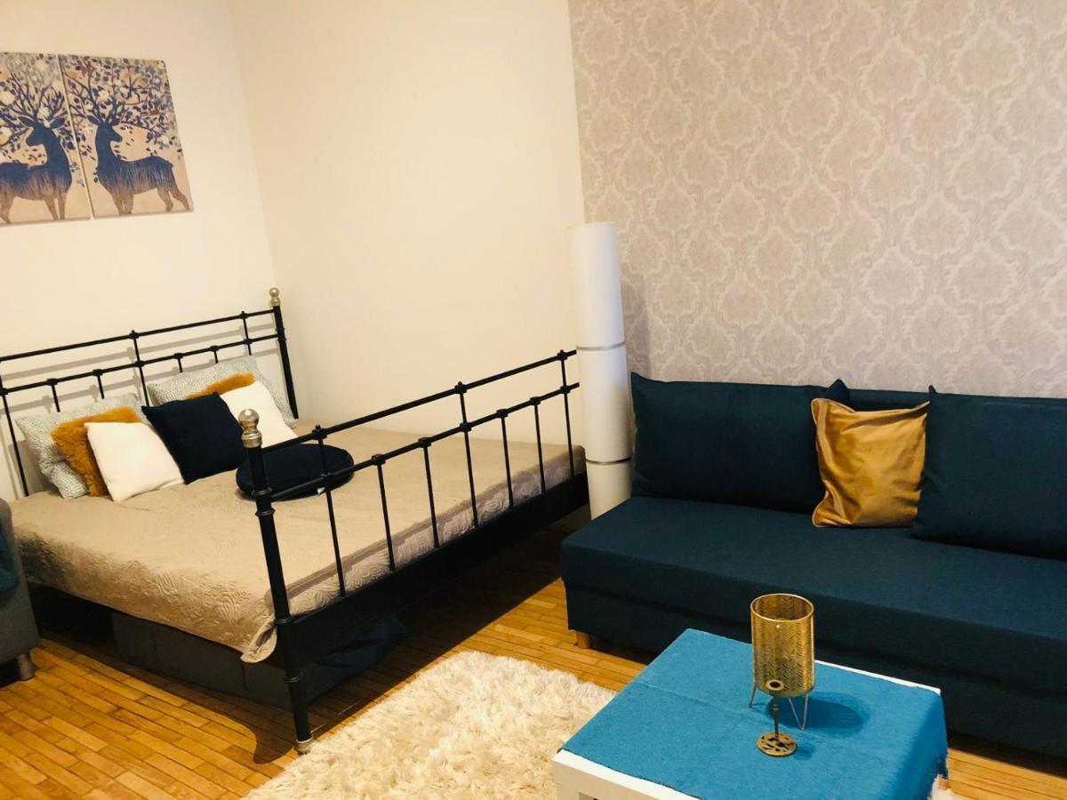 Butterfly Free Parking At Riverside Apartman *
