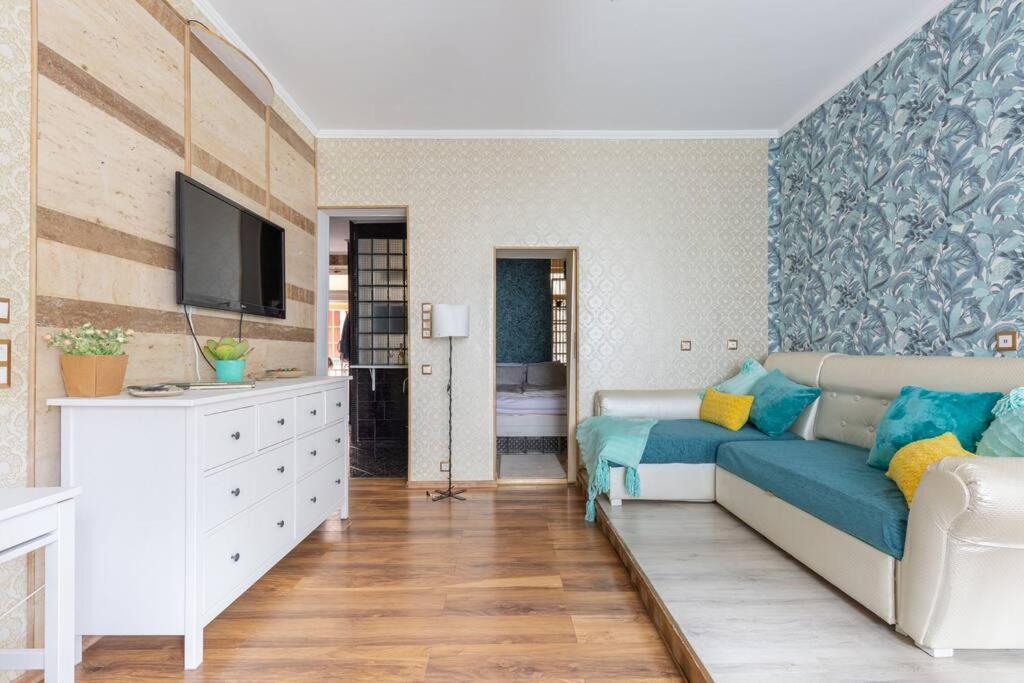 Stylish Apartment *