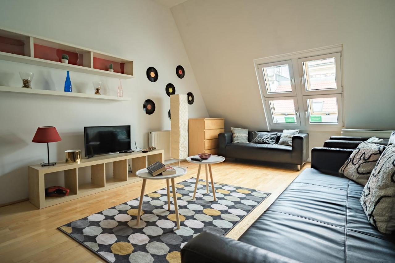 At Gozsdu Court, 60 Sqm, 2 With 2 Ac, Elevators, Kitchen Apartment