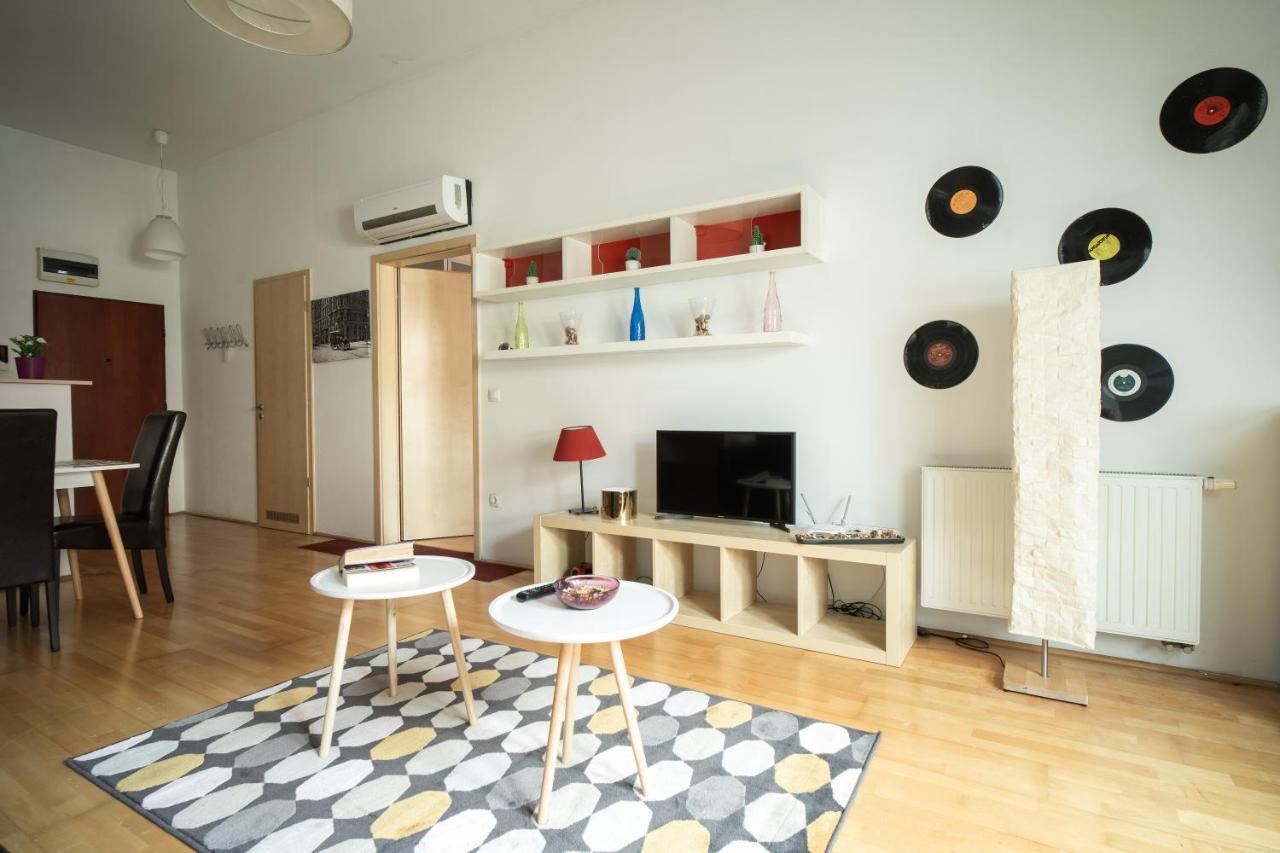 At Gozsdu Court, 60 Sqm, 2 With 2 Ac, Elevators, Kitchen