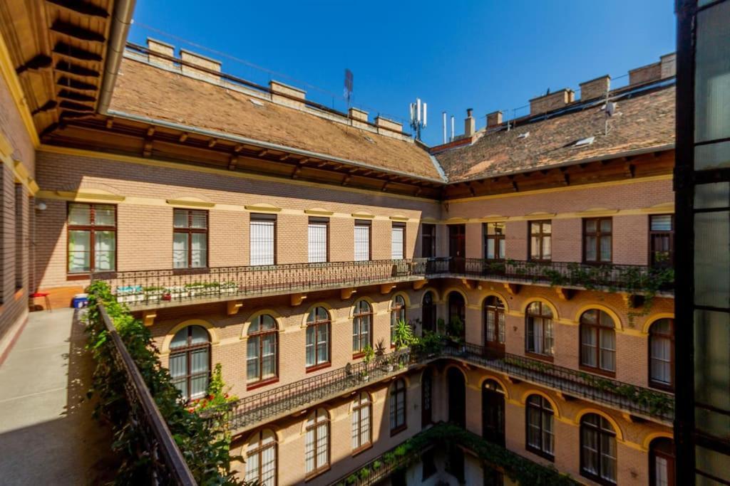 The Opulent Oasis By Newave * Budapest