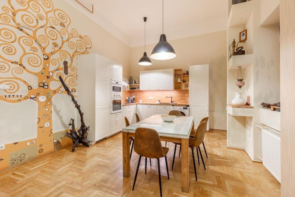 Bourgeois Boheme Apt. 88 M² Center *