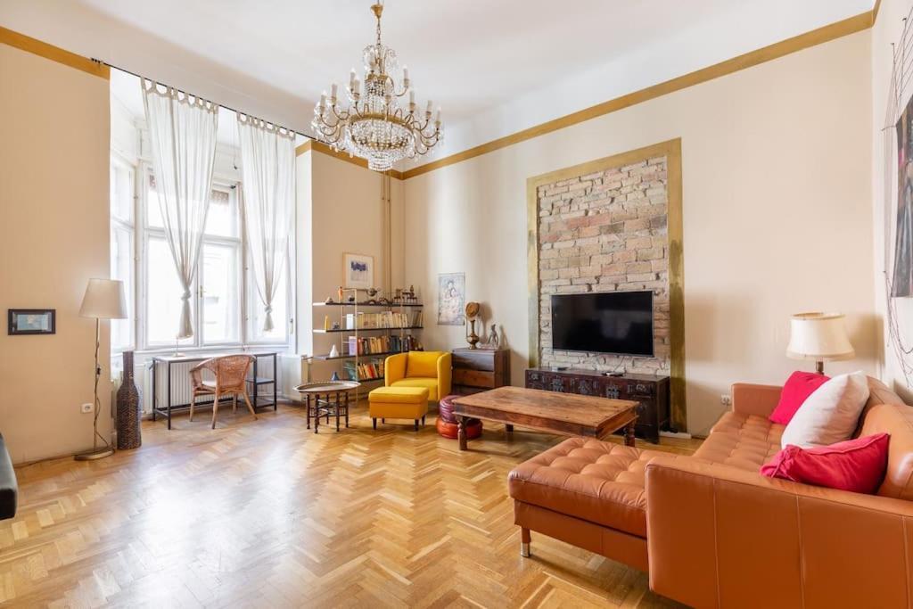Bourgeois Boheme Apt. 88 M² Center Apartment