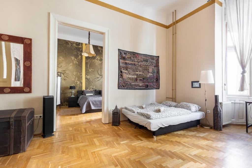 Bourgeois Boheme Apt. 88 M² Center * Budapest