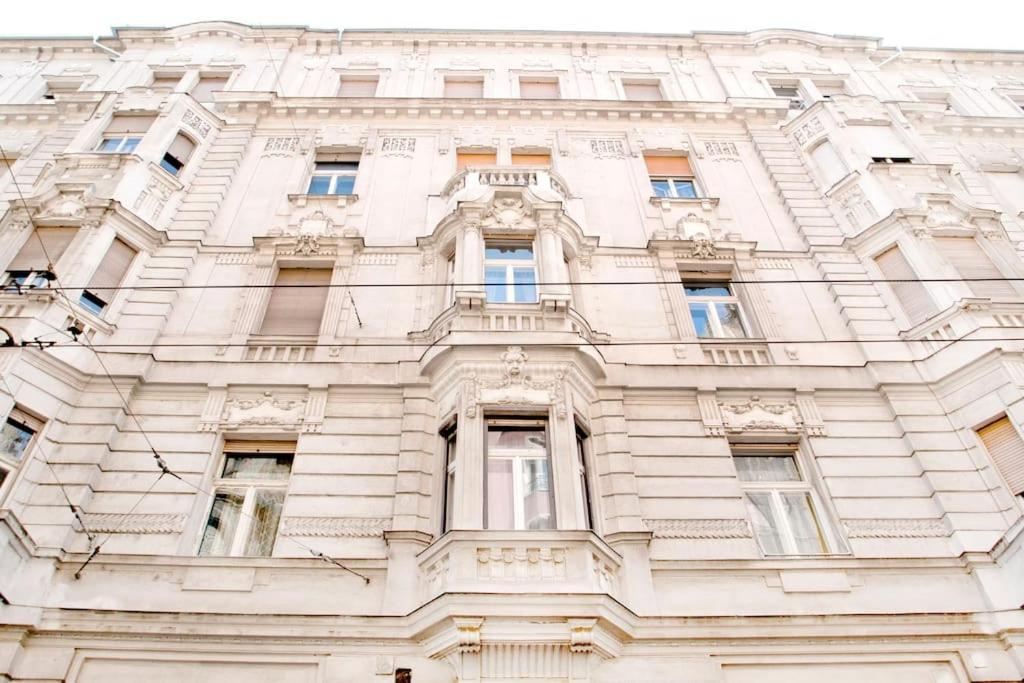 Apartment Bourgeois Boheme Apt. 88 M² Center Budapest