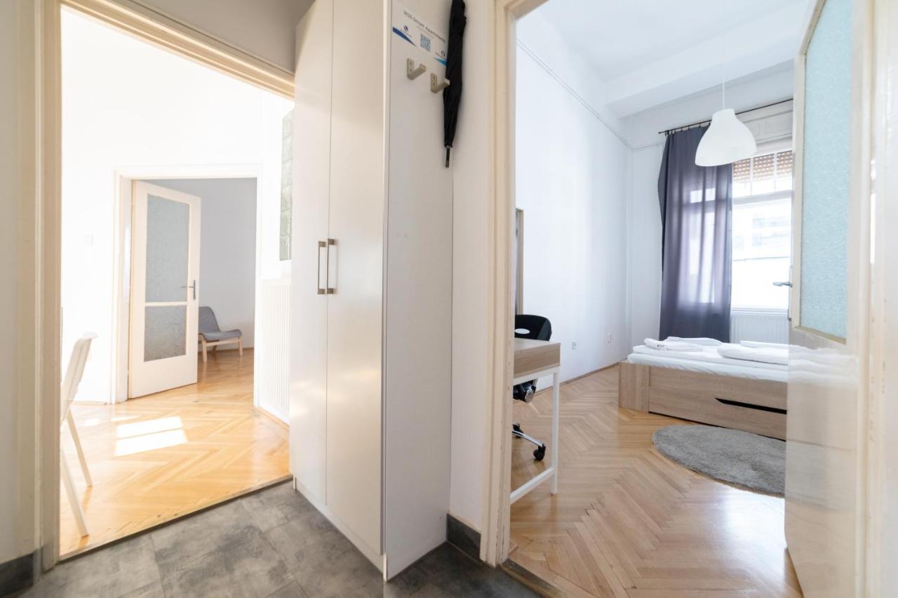 W25 Smart * Budapest