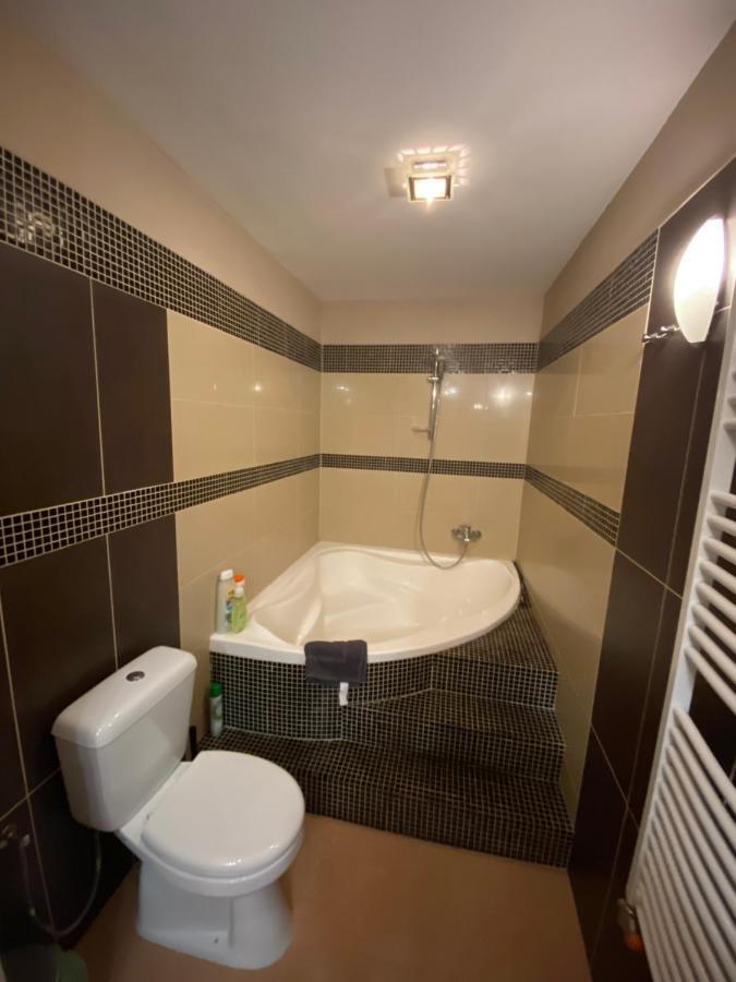 Lägenhet Location In The Heart Of The City, 2 Bedrooms, 2 Bathrooms Budapest