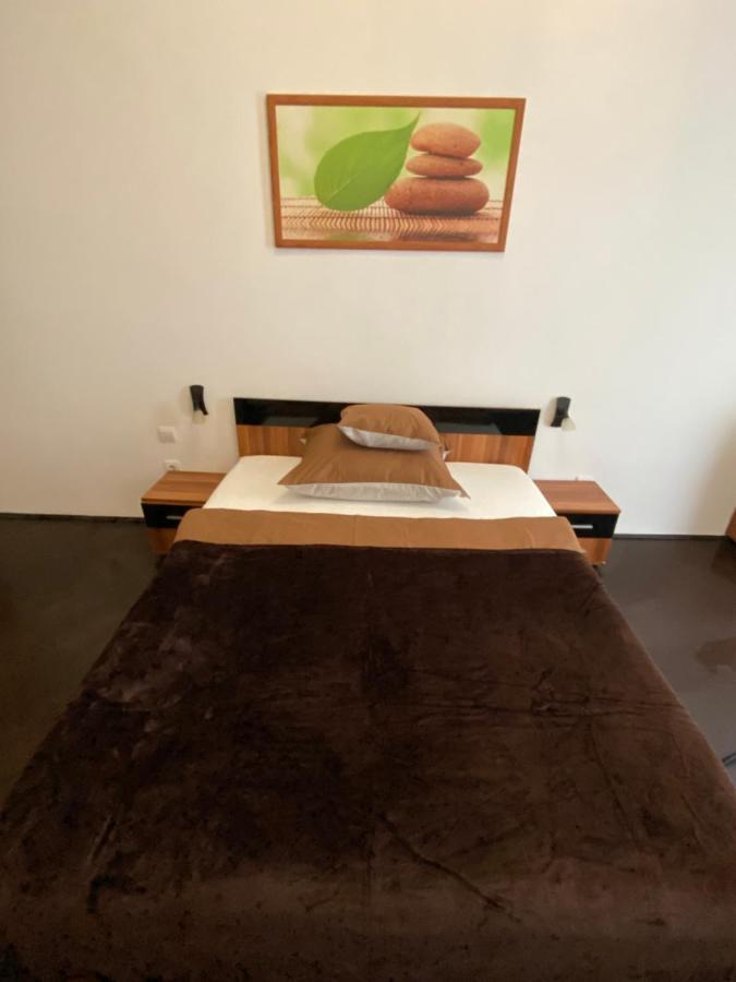 Location In The Heart Of The City, 2 Bedrooms, 2 Bathrooms