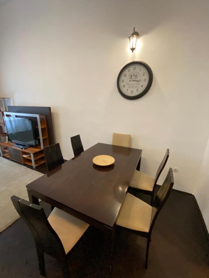 Location In The Heart Of The City, 2 Bedrooms, 2 Bathrooms *