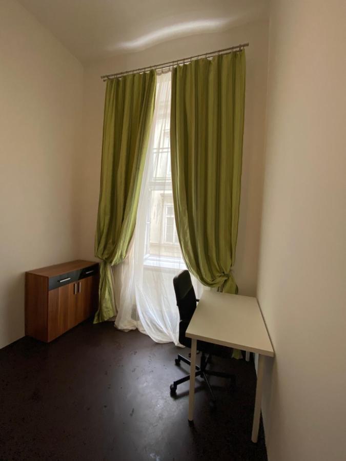 Location In The Heart Of The City, 2 Bedrooms, 2 Bathrooms