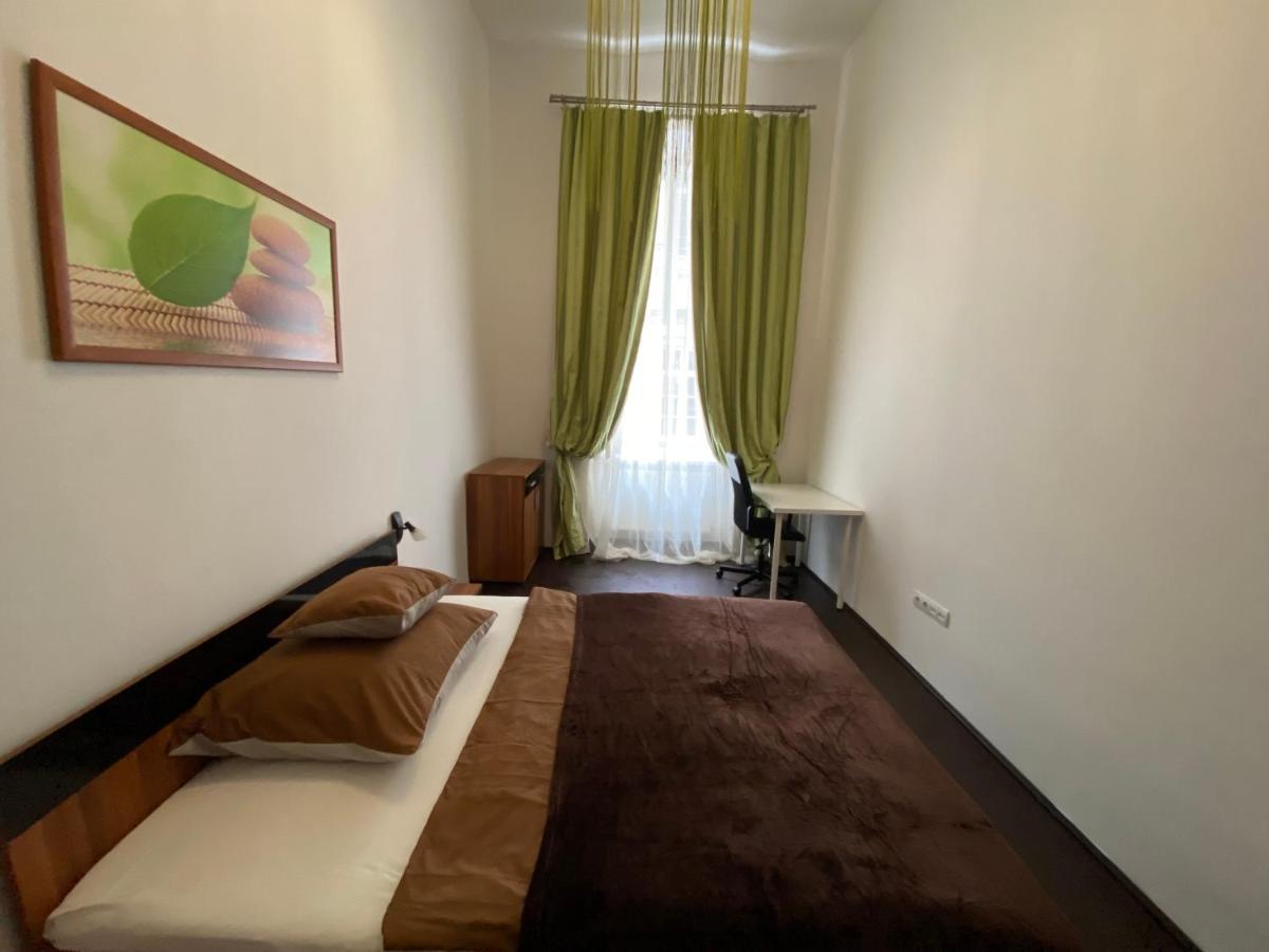 Location In The Heart Of The City, 2 Bedrooms, 2 Bathrooms