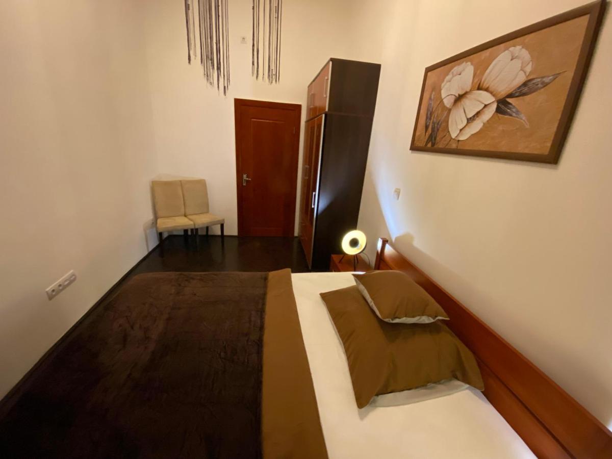 Location In The Heart Of The City, 2 Bedrooms, 2 Bathrooms