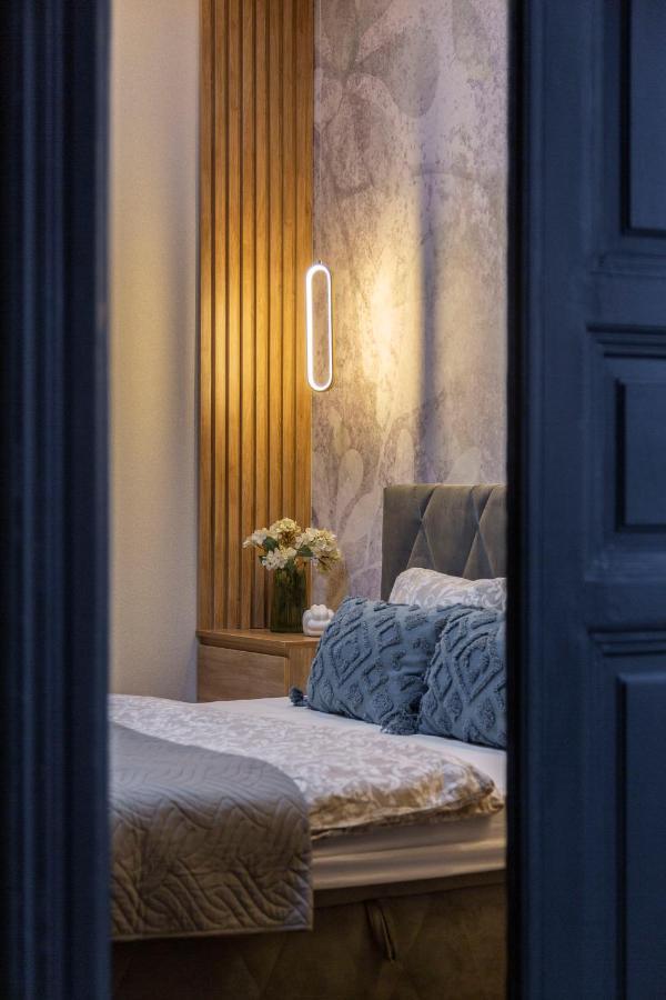 Luxurious & Spacious In The Kertesz Street Apartment Budapest
