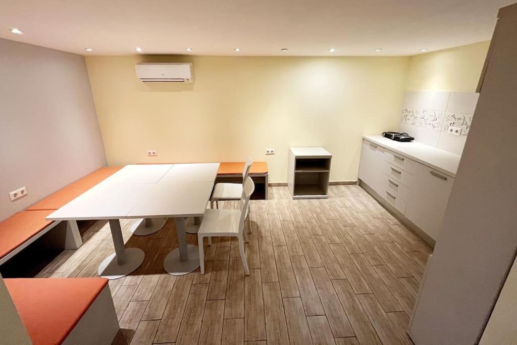 Central Budapest- Podmaniczky Unit 1 Apartament *