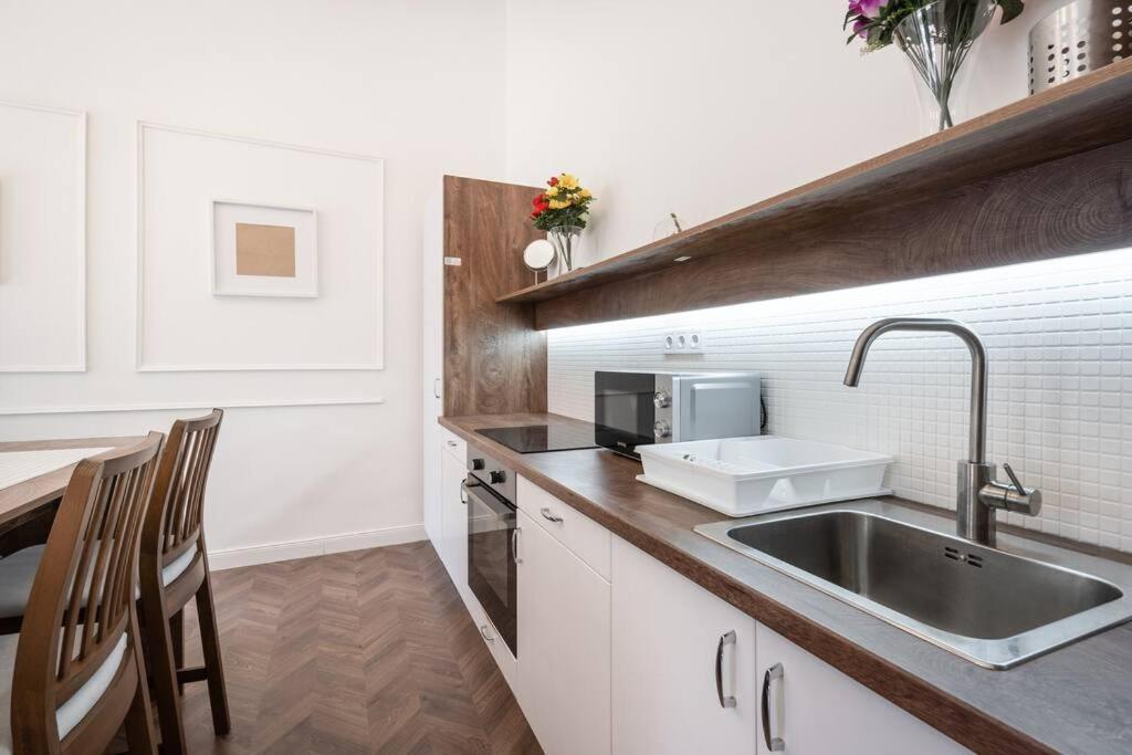 Stylish In The Center Apartmán