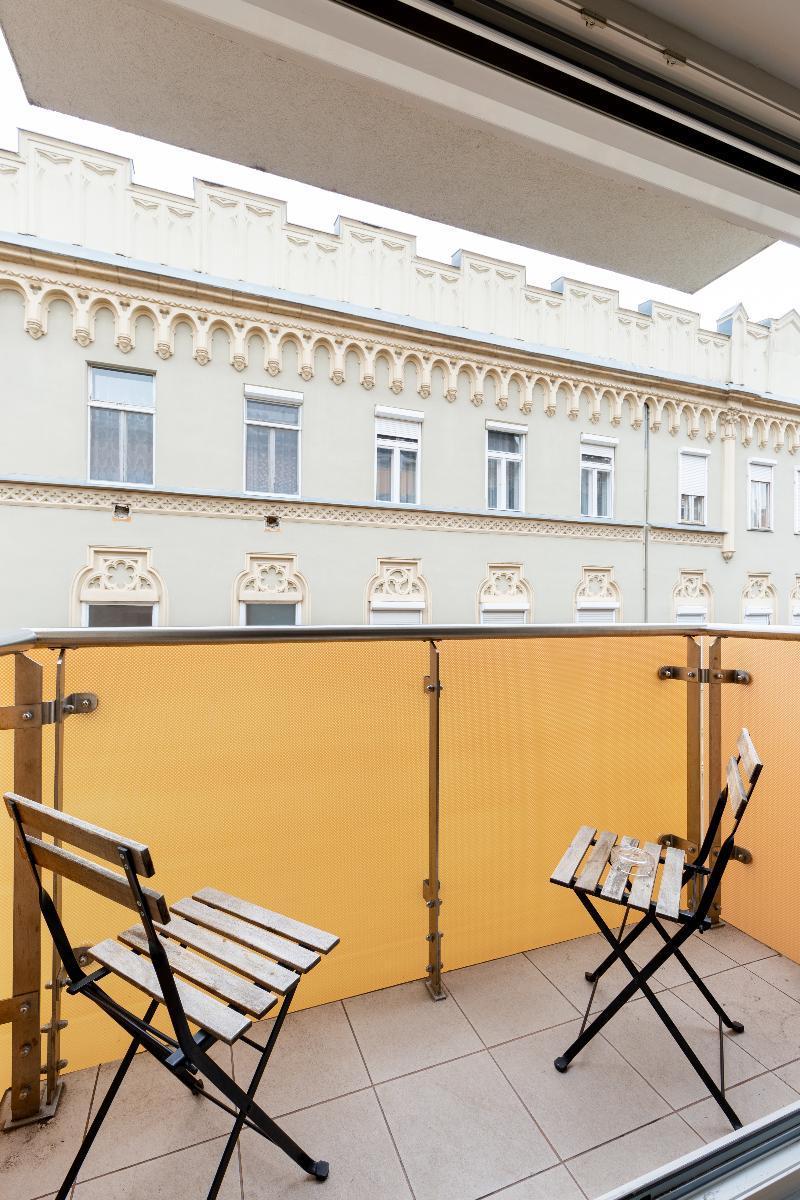 Swu Broadway * Budapest