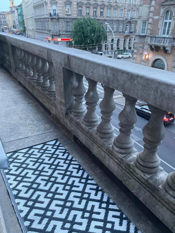 Tea Liu * Budapest