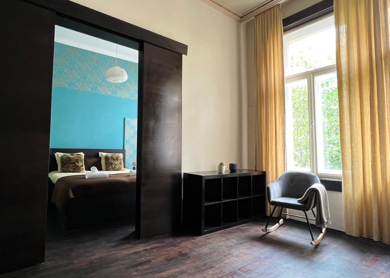 Apartment Deluxe Cosmopolitan Budapest, With Private Parking *
