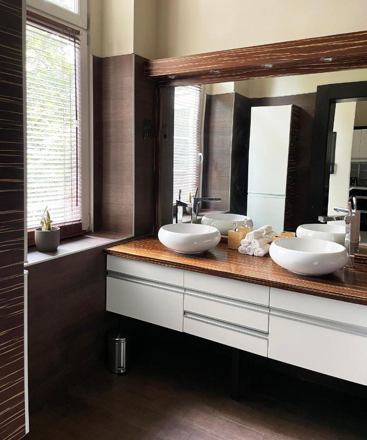 Deluxe Cosmopolitan With Free Parking Apartment Budapest