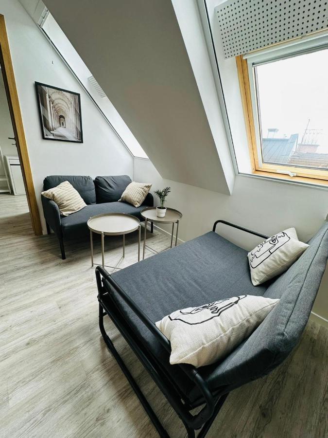 Palace Quarter 1 Peaceful Modern Floor Apartment *