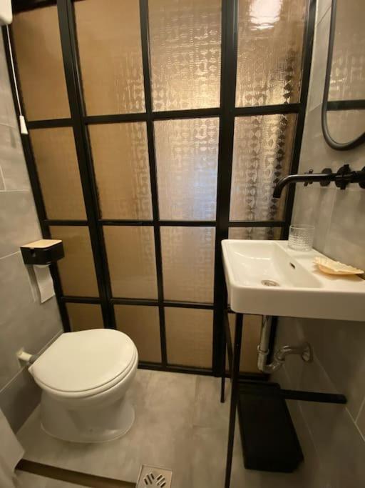 Charming In The Heart Of Gellert Area. Lejlighed *