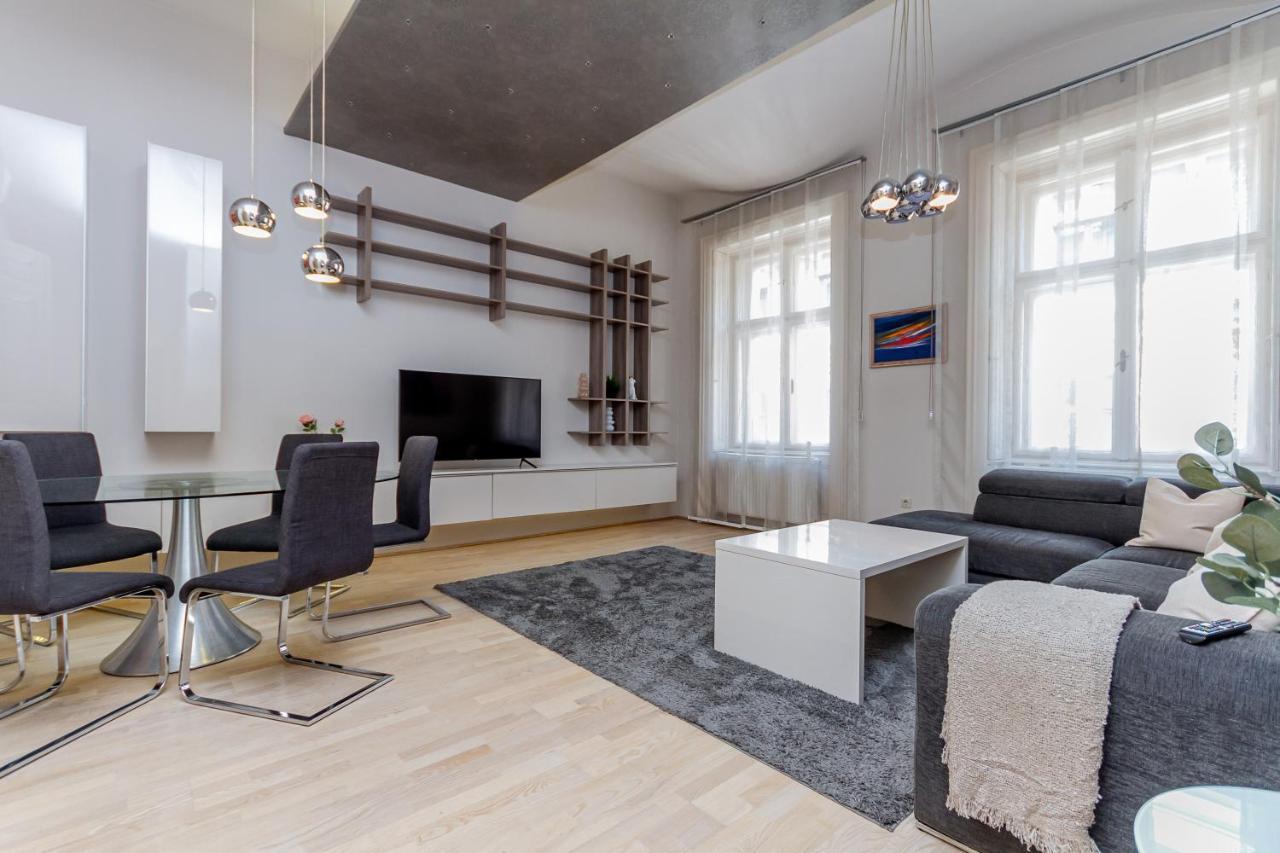 Apartment Andrassy Str. Luxury *