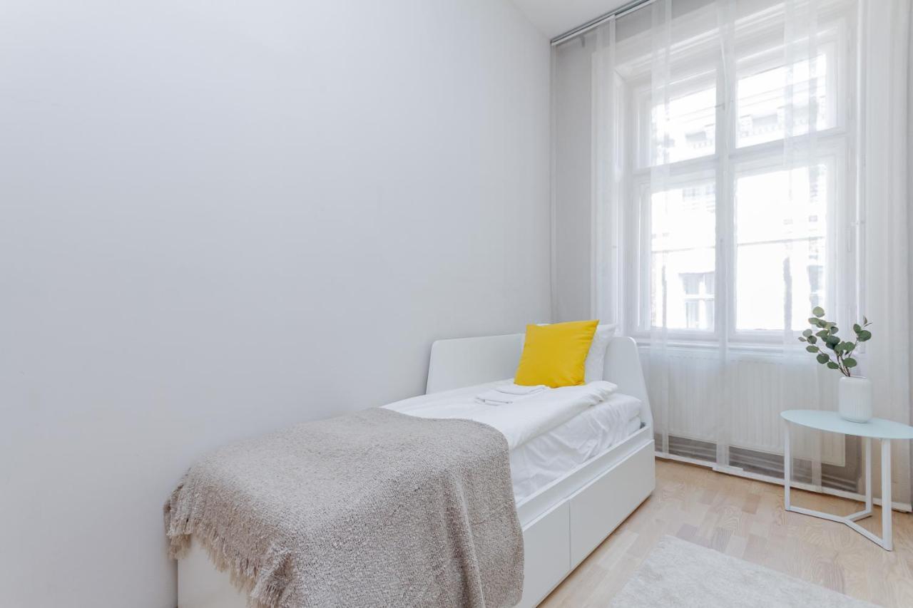 Apartment Andrassy Str. Luxury