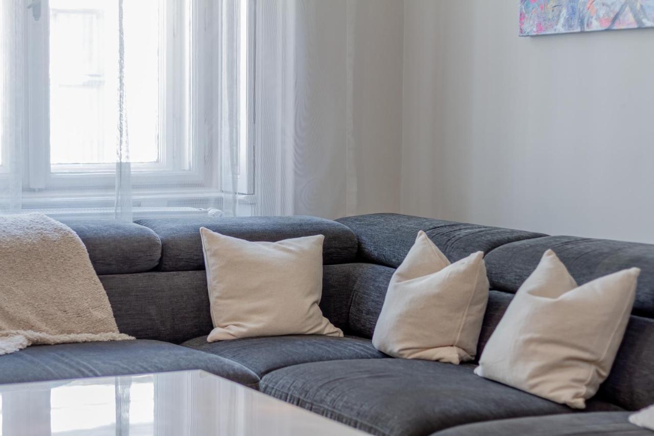 Apartment Andrassy Str. Luxury