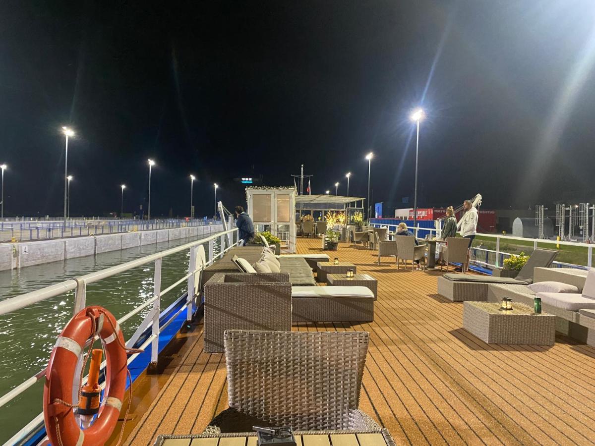 Botel Diana Cruises