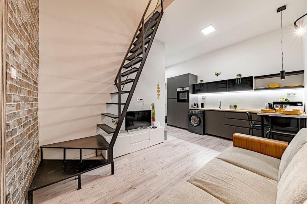 Apartamento Chic Loft Bp: Industrial Gem Budapest