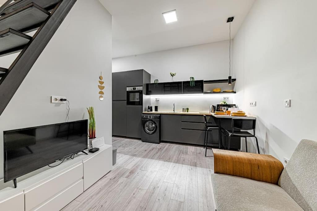 Apartamento Chic Loft Bp: Industrial Gem *