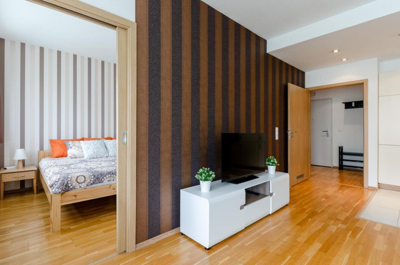 Flat At The Danube With Wellness