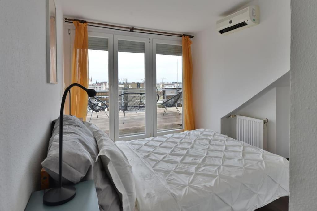 Buda Batthiany Square, 6 Apartment *