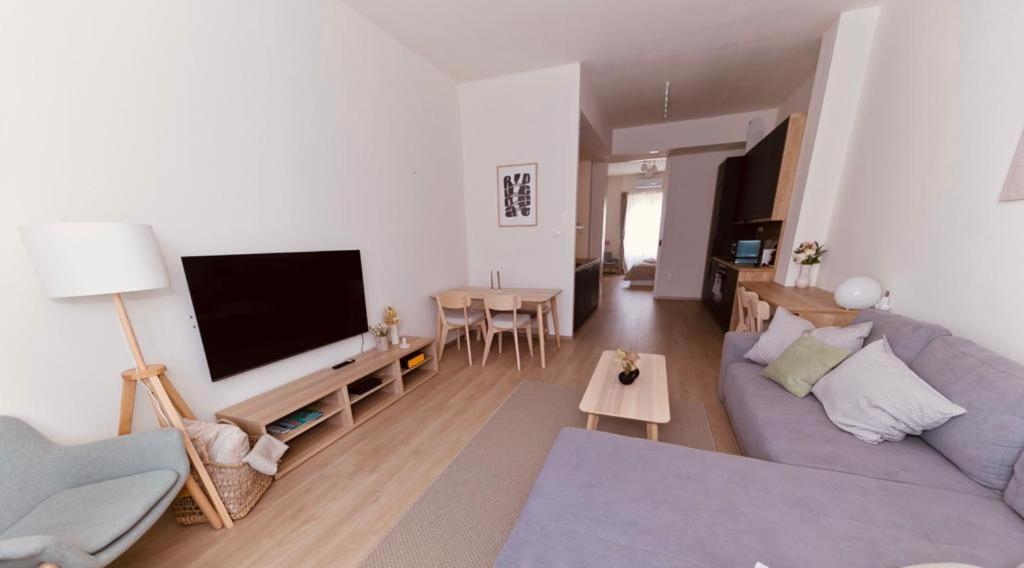 Madach Fox Apartment
