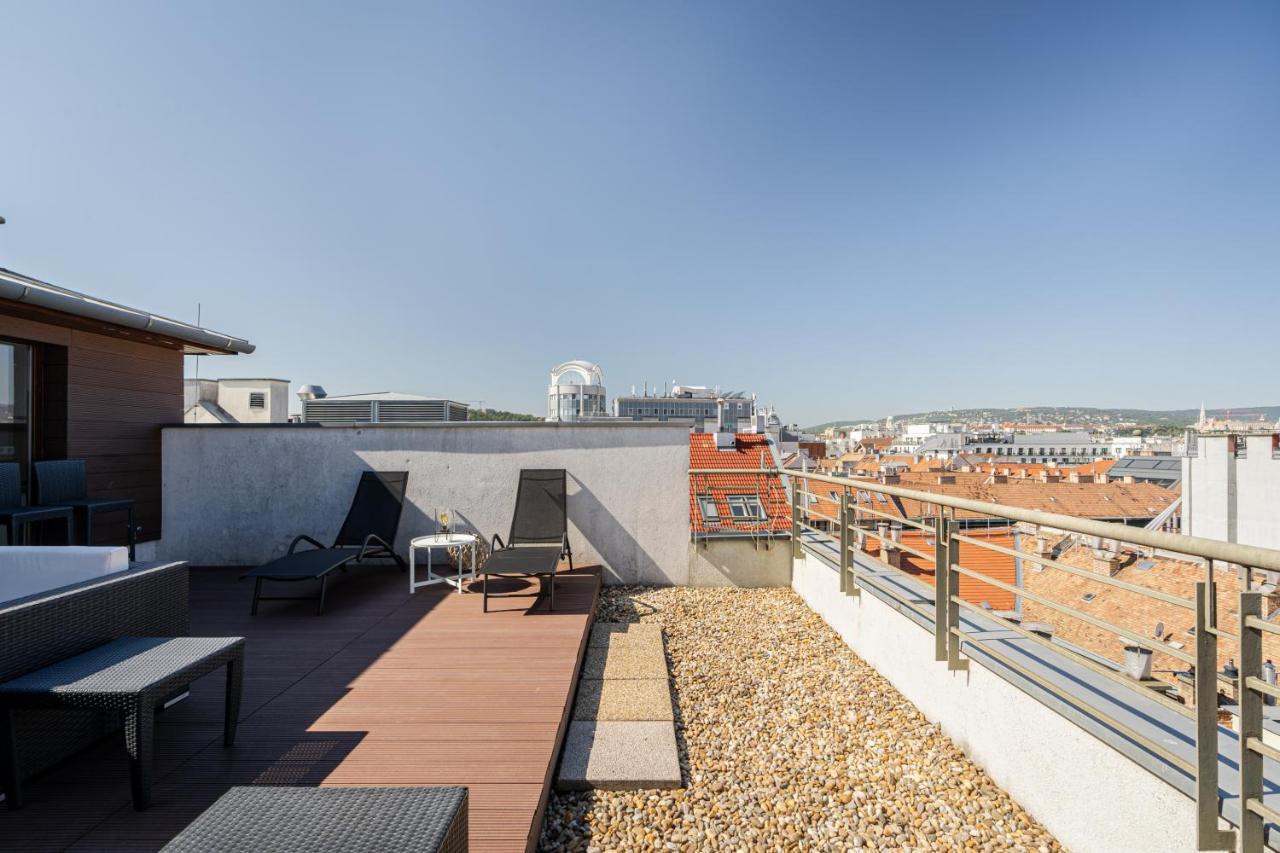 Appartamento Avant-garde Abode With Terrace
