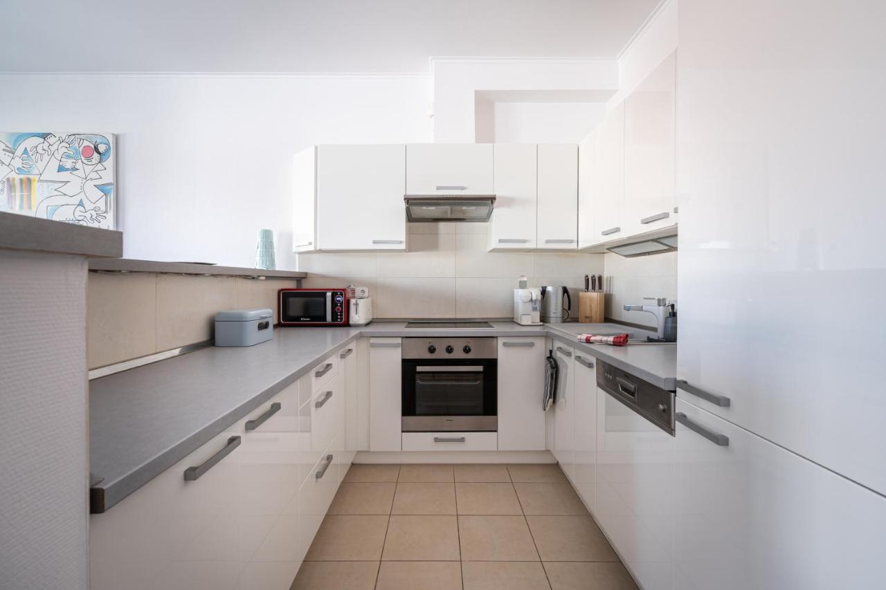 Appartamento Avant-garde Abode With Terrace
