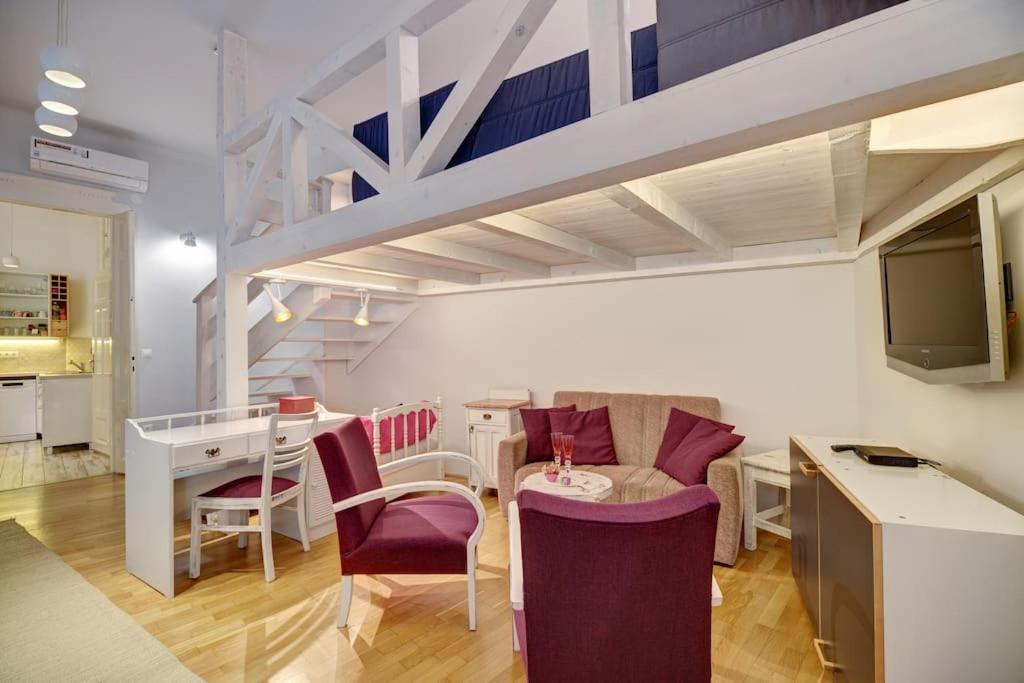 Apartment And Calmness