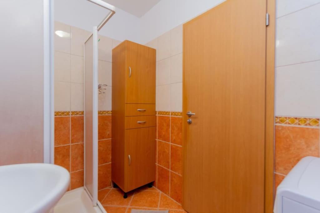 Akvarell House Ac/free Parking Apartment