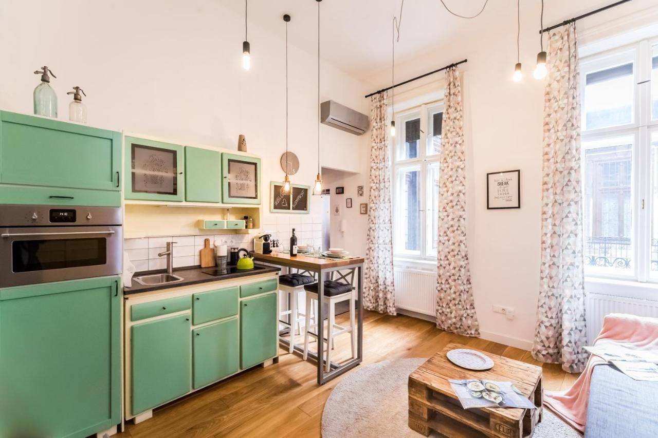 Hip Loft Style Near Vaci Street Appartamento Budapest