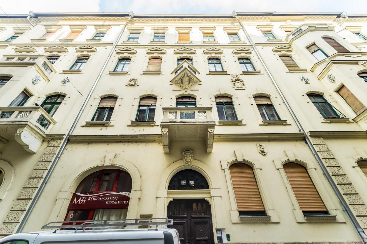 Hip Loft Style Near Vaci Street *