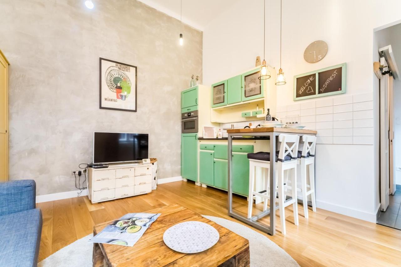 Hip Loft Style Near Vaci Street Appartamento Budapest
